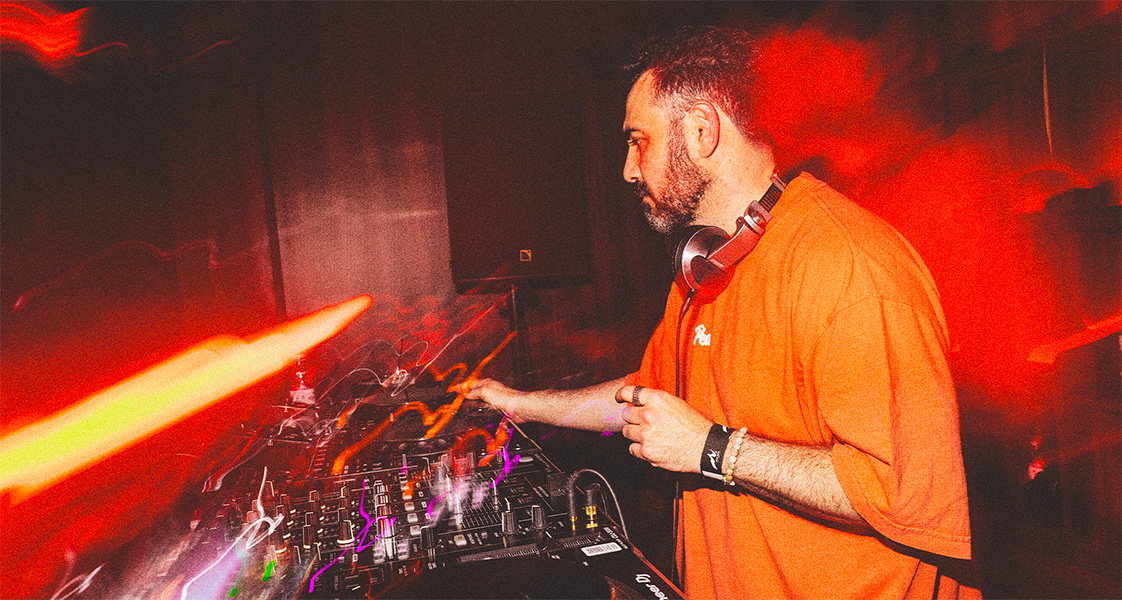 Anmarz Peachez in Crates